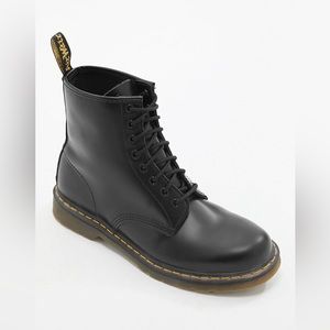 Dr Martens 1460 Smooth Leather Lace Up Boots